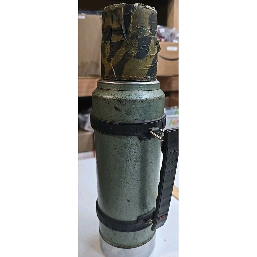 Vintage Aladdin Stanley Thermos 100 Cup Capacity No A 944B Quart Fair Condition